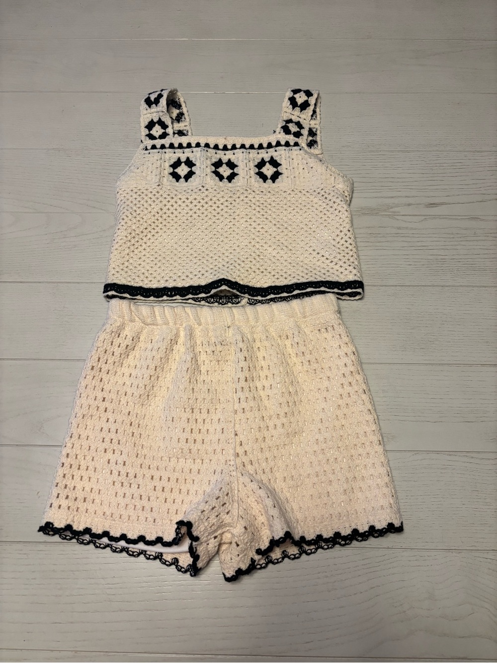 NWOT 6X knitted short set
